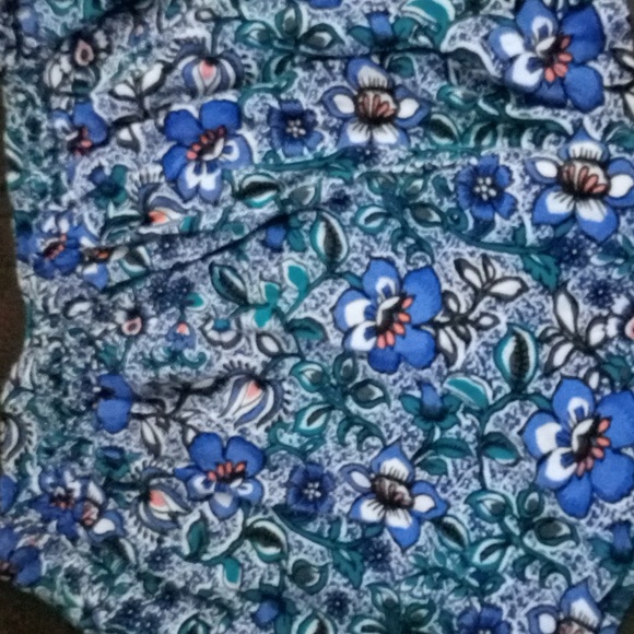 Floral Skort Size XS Express - Picture 3 of 4